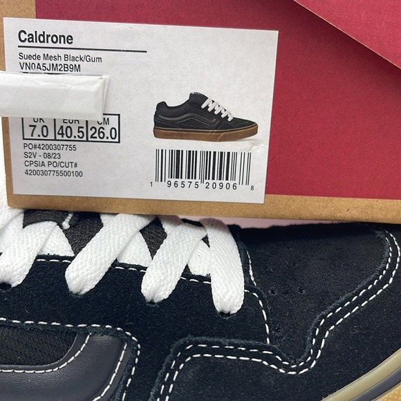 Vans Men’s Caldrone Suede Mesh Black/Gum
VN0A5JM2B9M Sneakers - Picture 16 of 16